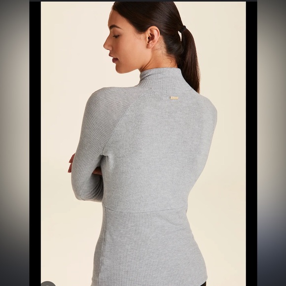 Never worn Alala Rise Quarter Zip Sweater - Picture 2 of 9